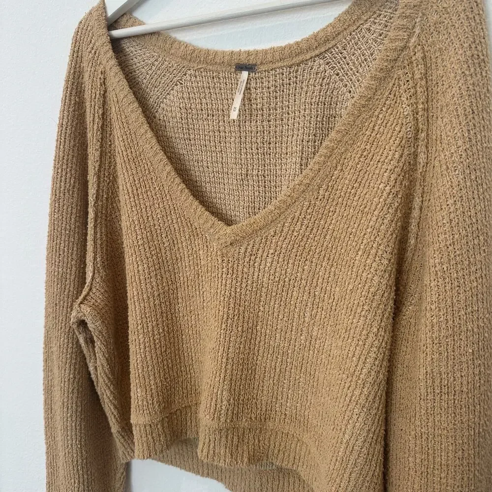 Free People tan knit v-neck sweater medium